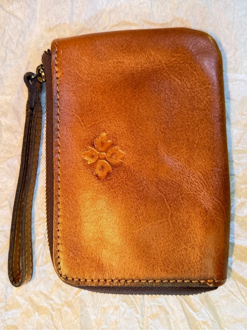 Patricia Nash Florence St. Croce zippered tooled leather wristlet